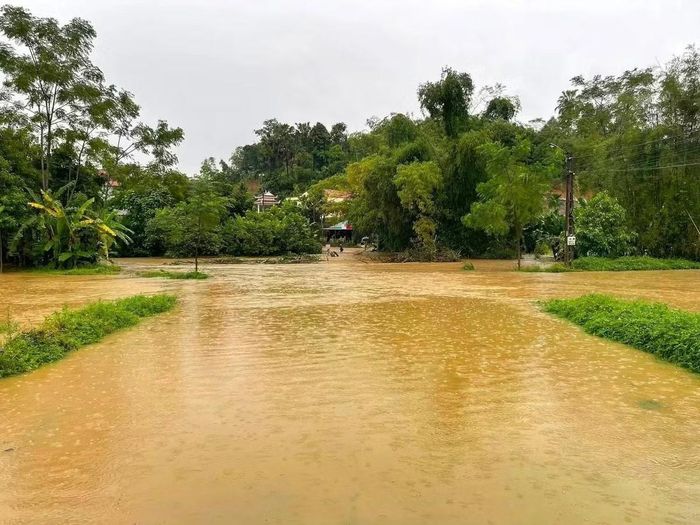 Mưa lớn gây chia cắt tại xã Yên Phong