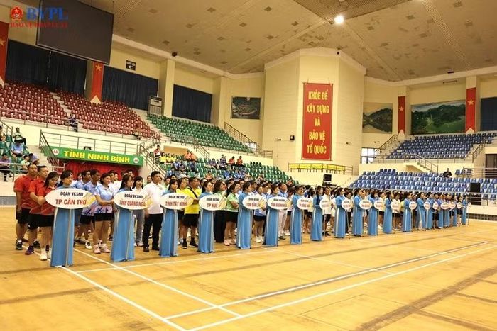 Các đoàn vận động viên tham dự Hội thao.