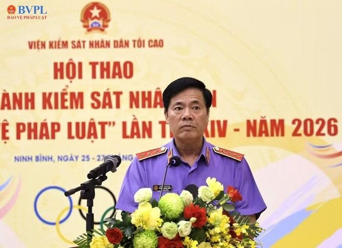 Đồng chí Nguyễn Quang Dũng, Ủy viên Ban Thường vụ Đảng ủy, Phó Viện trưởng VKSND tối cao, Chủ tịch Hội đồng Văn hóa - Thể thao ngành KSND phát biểu khai mạc Hội thao.