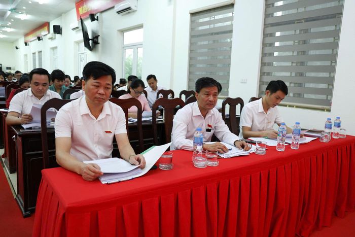 Đại biểu tham gia kỳ họp.