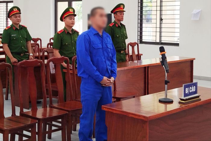 Bị cáo N. V. L. tại phiên tòa lưu động của TAND khu vực 4 - Đà Nẵng, nơi HĐXX tuyên phạt 2 năm 6 tháng tù về tội "Sử dụng trái phép chất ma túy".