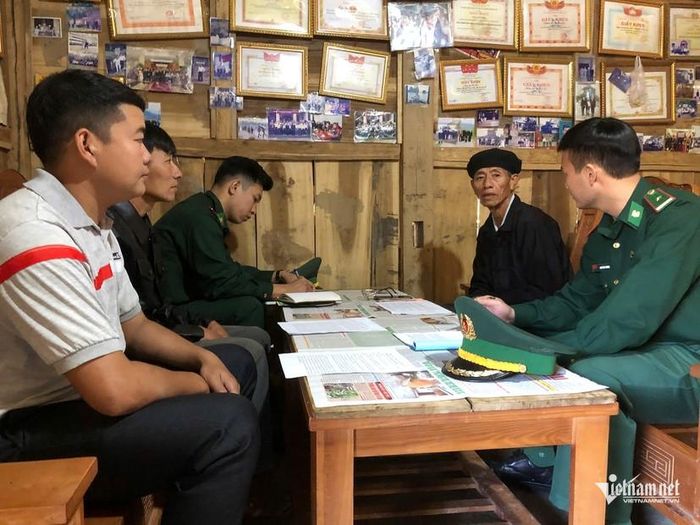Già làng Ly Xạ Phu là “cánh tay nối dài” trong công tác dân vận của cán bộ, chiến sĩ Đồn Biên phòng Pa Ủ.