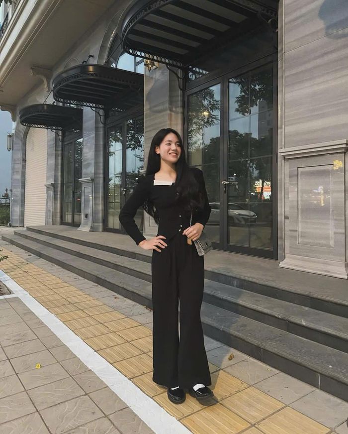 Châm Anh là đại diện cho lứa VĐV trẻ bóng chuyền nữ Việt Nam.
