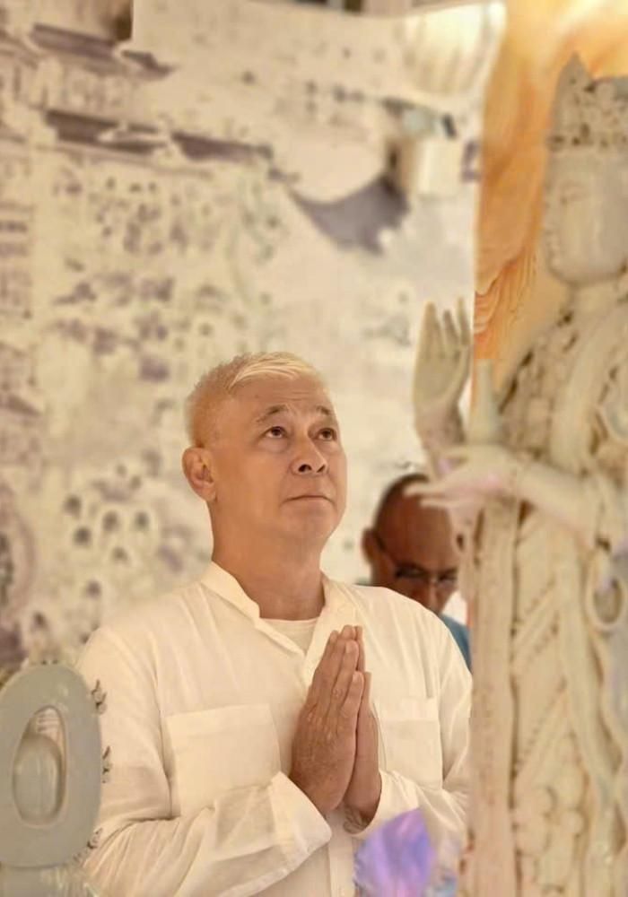 Diễn viên Tùng Yuki tu tập Phật pháp nhiều năm qua. 