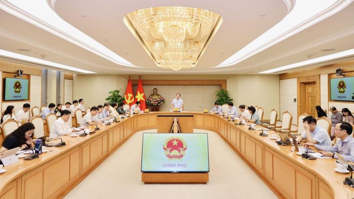 Quang cảnh buổi làm việc về tình hình thực hiện các nhiệm vụ trọng tâm của ngành Giáo dục. Ảnh: Moet