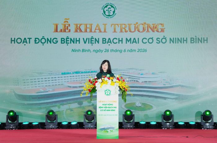 Bộ trưởng Bộ Y tế Đào Hồng Lan khẳng định việc đưa Bệnh viện Bạch Mai cơ sở Ninh Bình vào hoạt động là sự kiện có ý nghĩa đặc biệt quan trọng đối với ngành y tế.