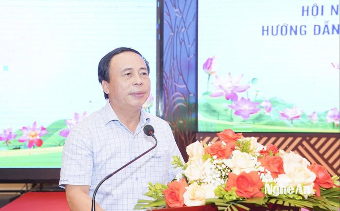 Đồng chí Phạm Văn Hóa - Giám đốc Sở Công thương phát biểu tại hội nghị. Ảnh: T.L