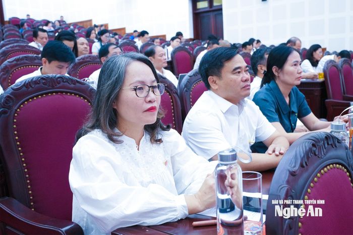 Các đại biểu HĐND tỉnh tham dự Kỳ họp. Ảnh: Mai Hoa