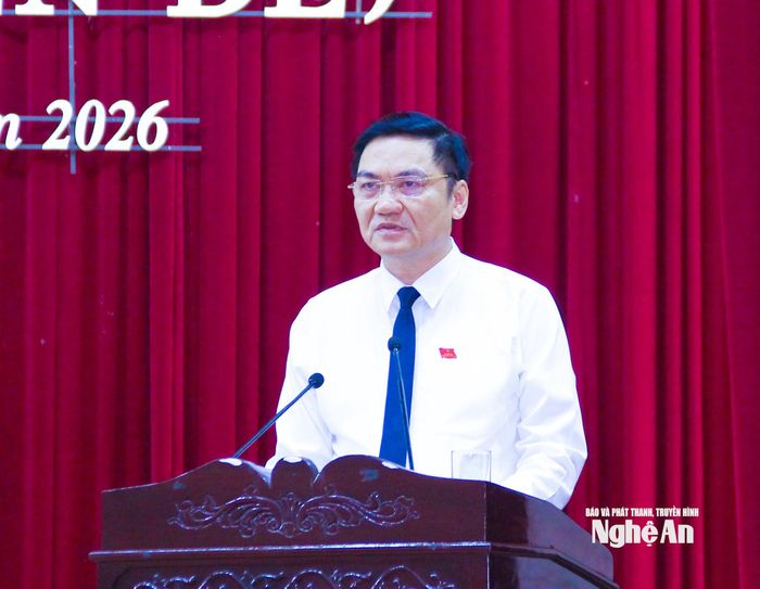 Đồng chí Hoàng Nghĩa Hiếu - Phó Bí thư Thường trực Tỉnh ủy, Chủ tịch HĐND tỉnh phát biểu bế mạc Kỳ họp. Ảnh: Mai Hoa