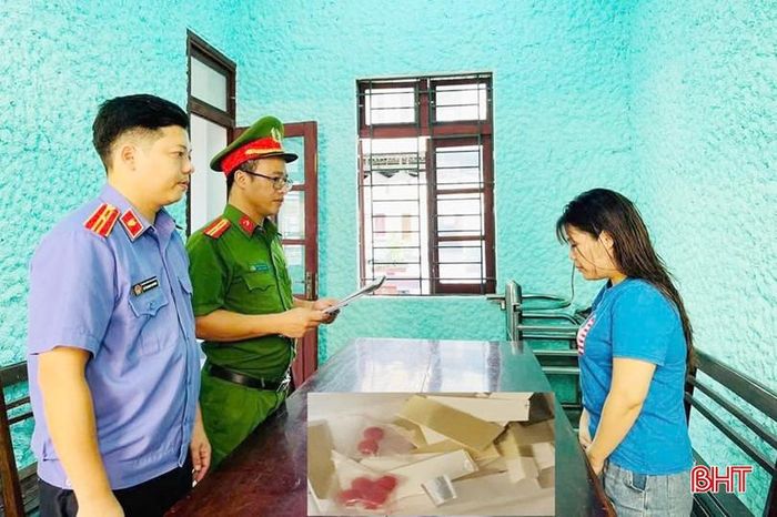 Nguyễn Thị Mỹ Lệ và tang vật bị thu giữ (ảnh nhỏ).