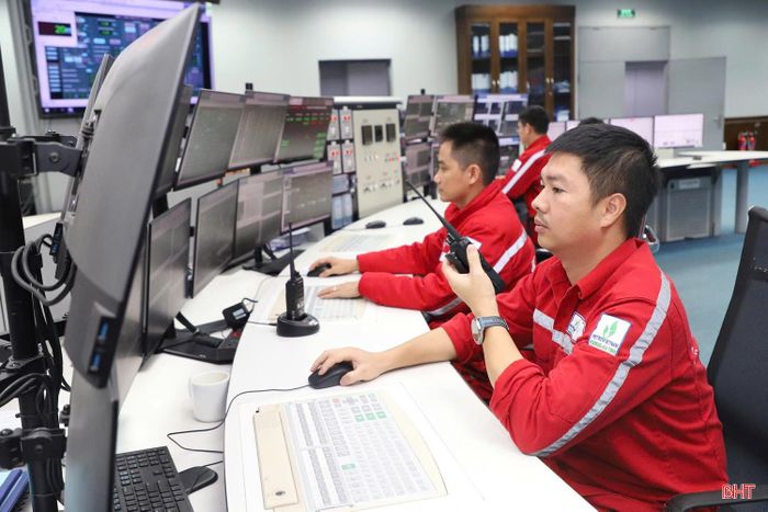 Quy hoạch tỉnh thời kỳ 2021-2030, tầm nhìn đến năm 2050 xác định phát triển nguồn nhân lực, nhất là nguồn nhân lực chất lượng cao là một trong những đột phá chiến lược để thúc đẩy chuyển dịch cơ cấu kinh tế theo hướng công nghiệp - dịch vụ hiện đại.