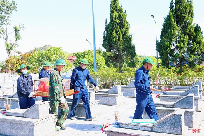 Các tổ thực hiện nhiệm vụ làm việc với tinh thần, trách nhiệm cao nhất.