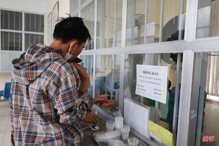 Bệnh nhân điều trị nghiện bằng Methadone tại Trung tâm CDC Hà Tĩnh.