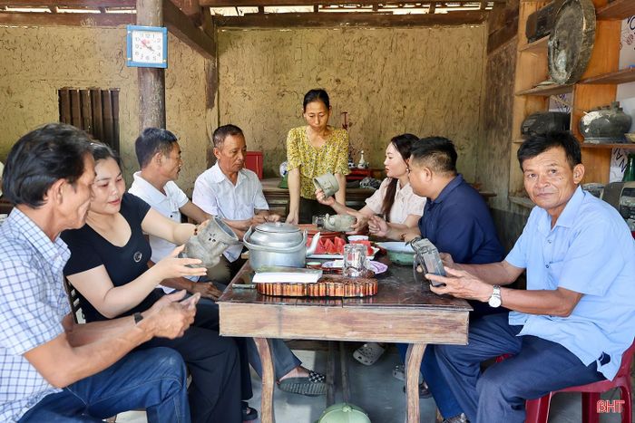  Không gian văn hóa thu hút nhiều người dân đến tham quan, trải nghiệm. 