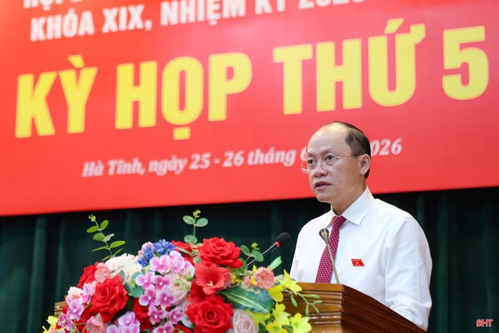 Đồng chí Nguyễn Hồng Lĩnh - Phó Bí thư Thường trực Tỉnh ủy, Chủ tịch HĐND tỉnh phát biểu bế mạc kỳ họp.