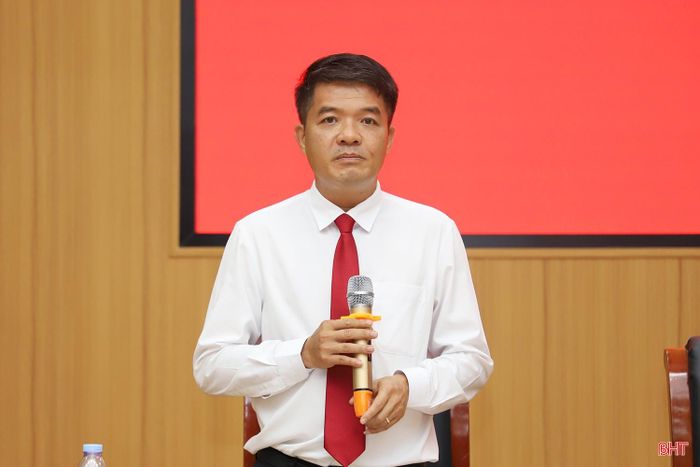 Trưởng ban Nội chính Tỉnh ủy Trần Nhật Tân phát biểu tại lễ ký kết.