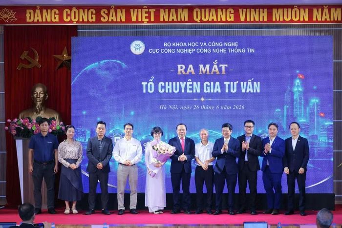 Trung tâm công bố thành lập Tổ chuyên gia tư vấn chuyên môn với sự tham gia của 21 chuyên gia uy tín trong lĩnh vực bán dẫn. (Ảnh: Bộ Khoa học và Công nghệ)