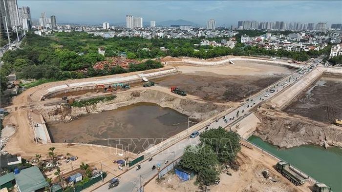 Dự đầu tư xây dựng hồ đầu mối Mễ Trì (hồ Đồng Bông), phường Đại Mỗ, có quy mô khoảng 12ha, với tổng mức đầu tư 601.764 triệu đồng, đến nay cơ bản đã hoàn thành.