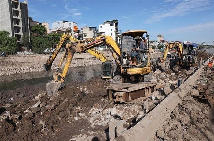 Dự án cải tạo tuyến hạ lưu Kim Ngưu nối sông Tô Lịch với trạm bơn Yên Sở, có tổng chiều dài là 5.350m, với tổng mức đầu tư 680.915 triệu đồng, khởi công 23/2/2026, đến nay tiến độ dự án đã hoàn thành khoảng 95% khối lượng công việc, phấn đấu hoàn thành vào ngày 30/6/2026.