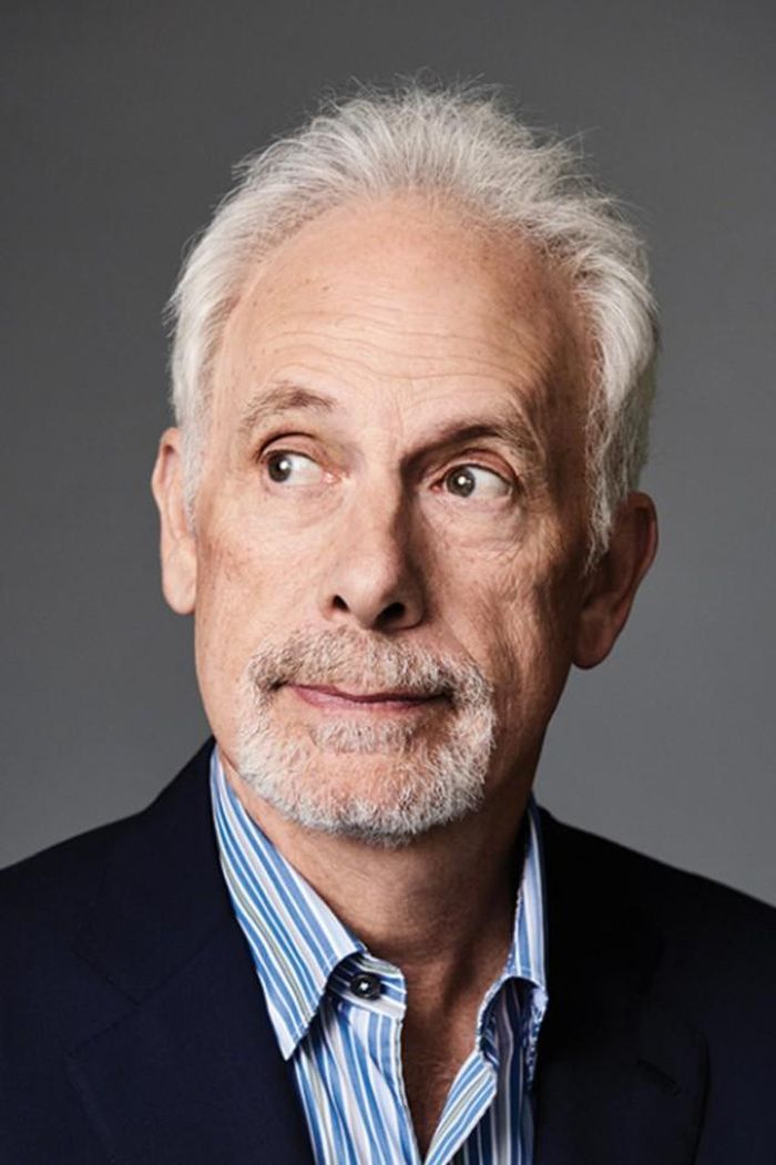 Christopher Guest không chỉ là diễn viên mà còn là đạo diễn, biên kịch và danh hài nổi tiếng.