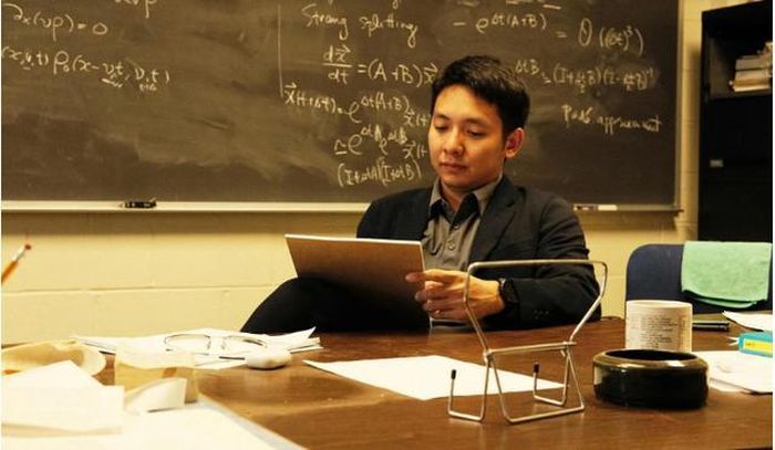 Tiến sĩ Sơn sẽ làm việc tại Trường Đại học Bách khoa (ĐH Quốc gia Tp.HCM), trong lĩnh vực Toán ứng dụng. Ảnh: NVCC