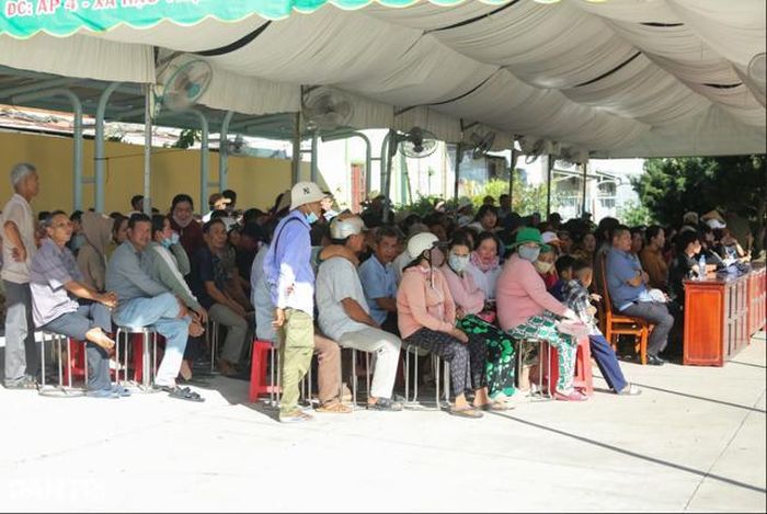 Phiên tòa lưu động thu hút sự quan tâm đặc biệt của đông đảo người dân địa phương và các vùng lân cận.
