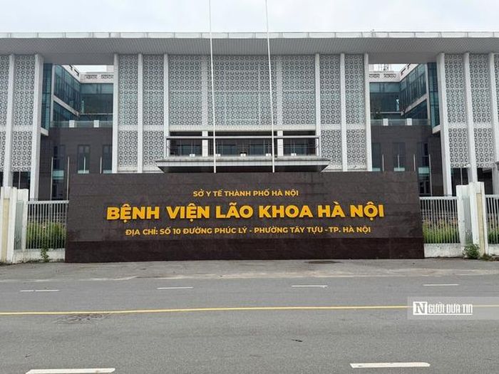 Trụ sở UBND quận Bắc Từ Liêm (cũ) hiện đã được chuyển đổi công năng thành Bệnh viện Lão Khoa Hà Nội (Ảnh: Ngọc Tân).