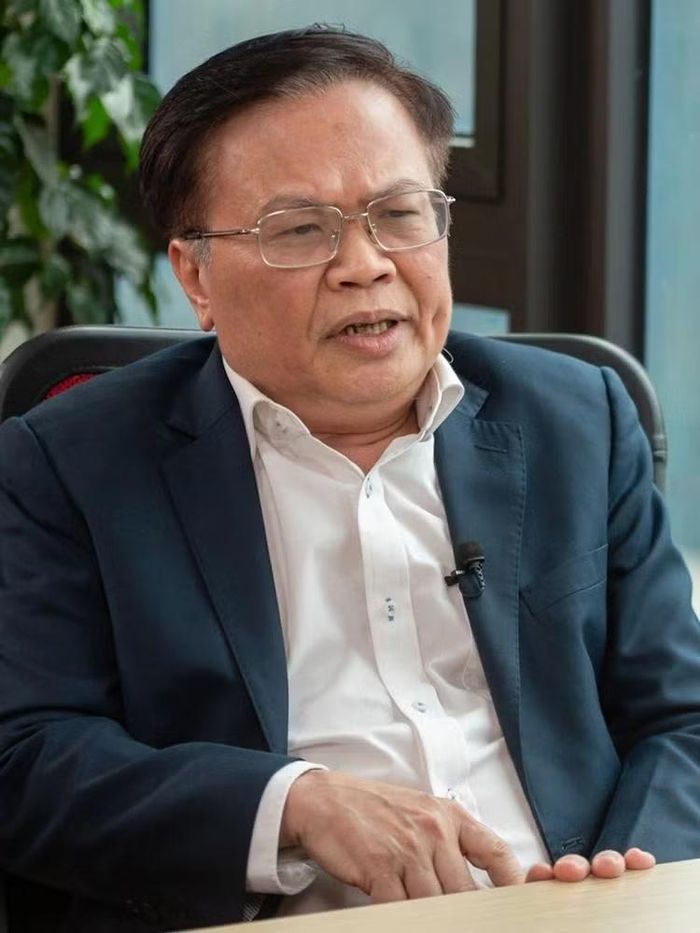 “Cần chuyển mạnh từ tiền kiểm sang hậu kiểm để tạo dư địa cho doanh nghiệp. Chỉ khi môi trường kinh doanh minh bạch và ổn định, mục tiêu phát triển doanh nghiệp mới khả thi”, TS Nguyễn Đình Cung nói.