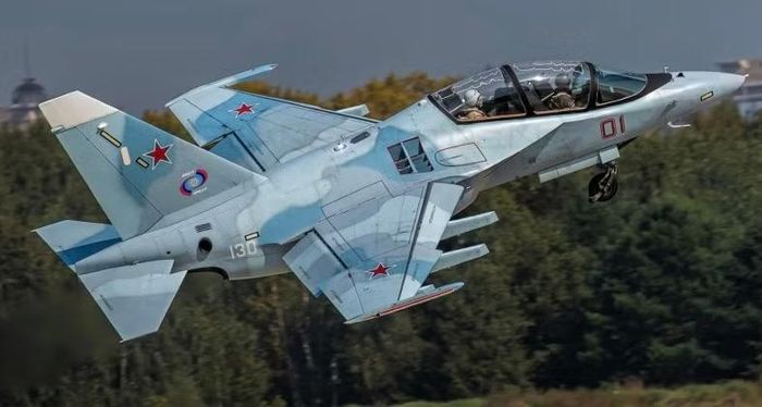 Máy bay huấn luyện chiến đấu Yak-130 của Lực lượng Không quân Vũ trụ Nga. Ảnh: MW.