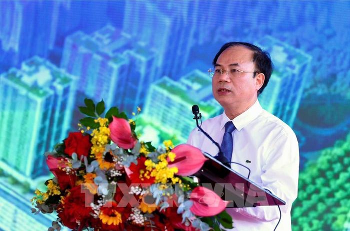 Ông Nguyễn Văn Sinh, Thứ trưởng Bộ Xây dựng phát biểu khai mạc lễ khởi công. Ảnh: Thanh Vũ - TTXVN 