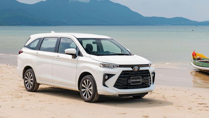 Toyota Avanza Premio.