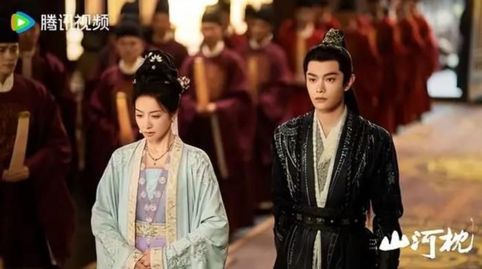 Tống Thiến và Đinh Vũ Hề vào vai những con người cùng truy tìm sự thật sau biến cố gia tộc, giữa vòng xoáy quyền mưu và tình cảm đầy giằng xé. Ảnh: Tencent TV