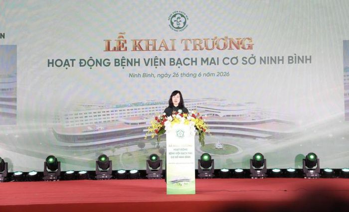 Bộ trưởng Y tế Đào Hồng Lan phát biểu tại lễ đưa Bệnh viện Bạch Mai cơ sở Ninh Bình vào vận hành