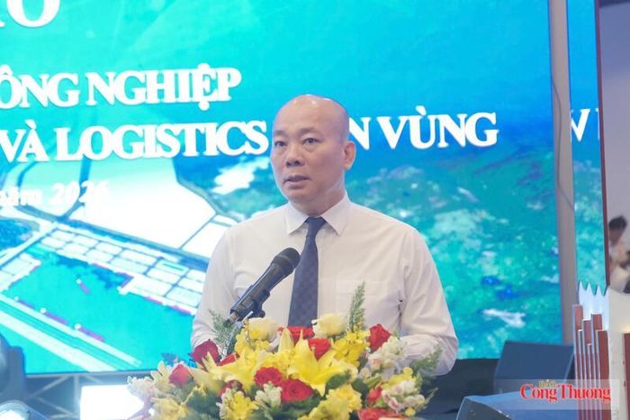 Tiến sĩ Vũ Bá Phú, Cục trưởng Cục Xúc tiến thương mại (Bộ Công Thương) phát biểu tại hội thảo. Ảnh: Lê Sơn