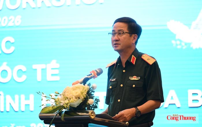 Thiếu tướng Phạm Mạnh Thắng, Cục trưởng Cục Gìn giữ hòa bình Việt Nam phát biểu bế mạc hội thảo. Ảnh: Nguyên Khánh