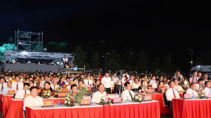 Các đại biểu tham dự Lễ khai mạc Ngày hội Văn hóa dân tộc Chăm lần thứ VI năm 2026. Ảnh: Quang Sáng