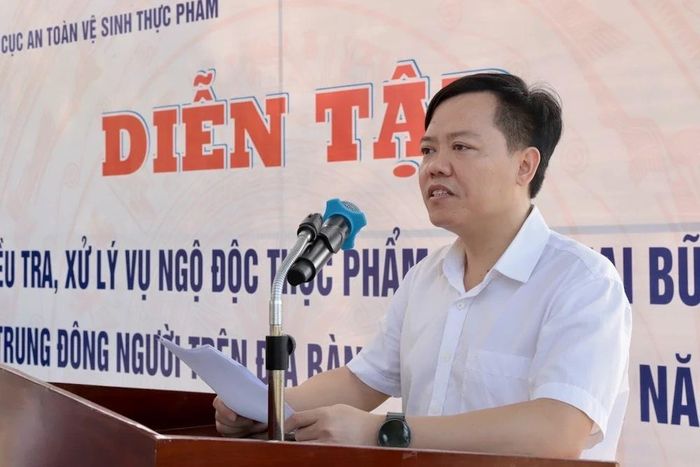 Phó Giám đốc Sở Y tế Trần Văn Hùng phát biểu tại buổi diễn tập.