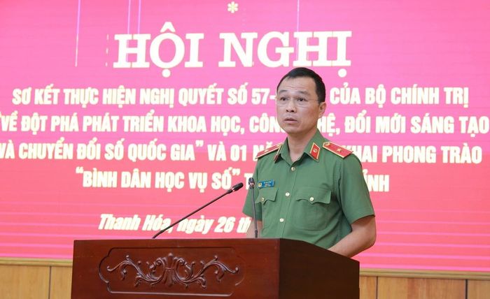 Giám đốc Công an tỉnh Tô Anh Dũng phát biểu tham luận tại hội nghị.