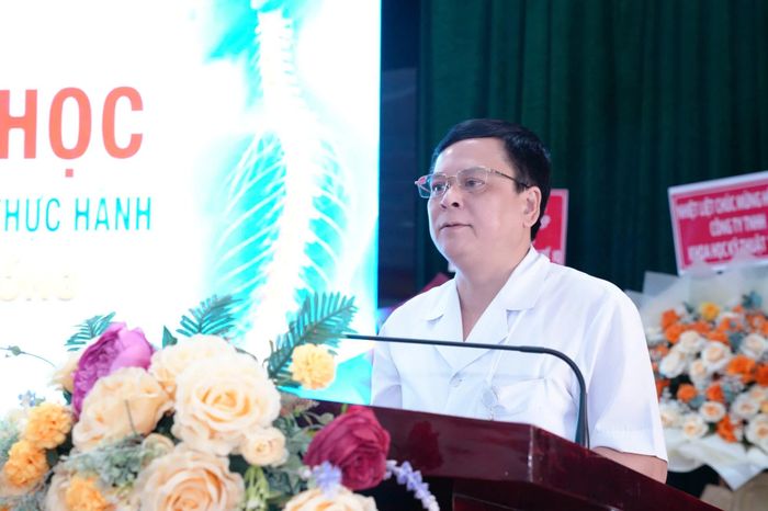 Tiến sĩ, Bác sĩ chuyên khoa II Hoàng Hữu Trường, Giám đốc Bệnh viện Đa khoa tỉnh phát biểu khai mạc hội nghị.