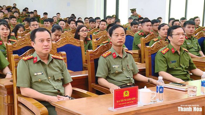 Các đại biểu tham dự hội nghị