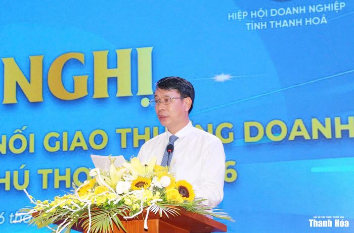 Phó Chủ tịch UBND tỉnh Phú Thọ Nguyễn Khắc Hiếu phát biểu tại hội nghị.