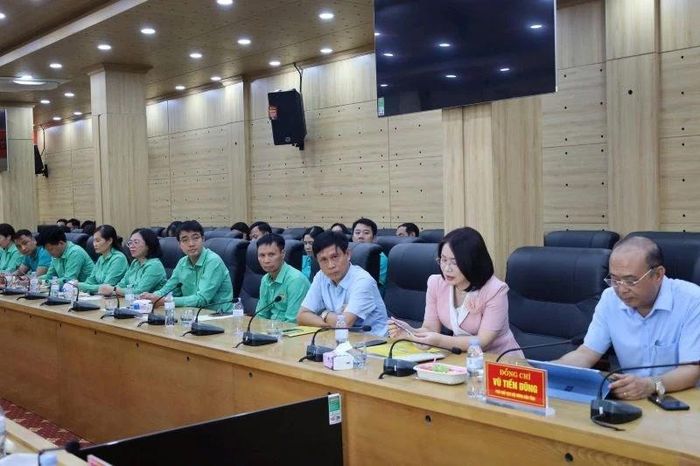Cán bộ Hội Nông dân tỉnh dự buổi làm việc.