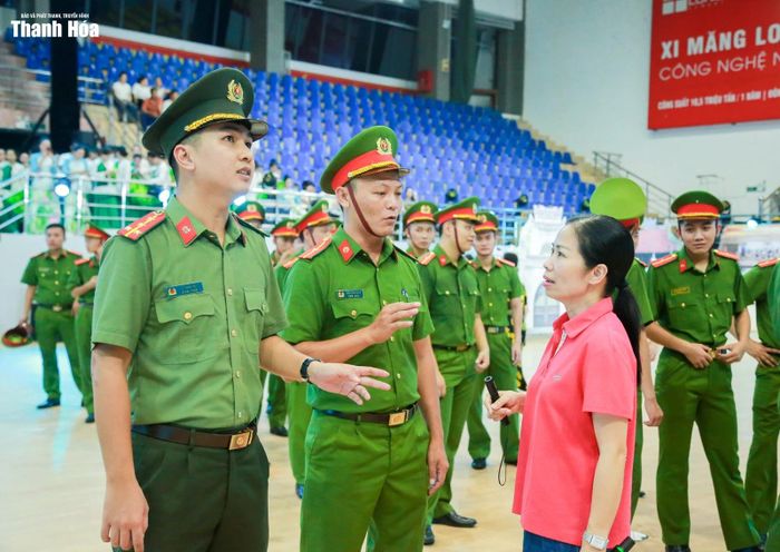 Công an tỉnh đã xây dựng phương án đảm bảo an ninh trật tự, phòng chống cháy nổ trong suốt quá trình diễn ra Đại hội; điều động lực lượng đại diện Khối Công an Nhân dân tham gia diễu hành, biểu dương lực lượng.