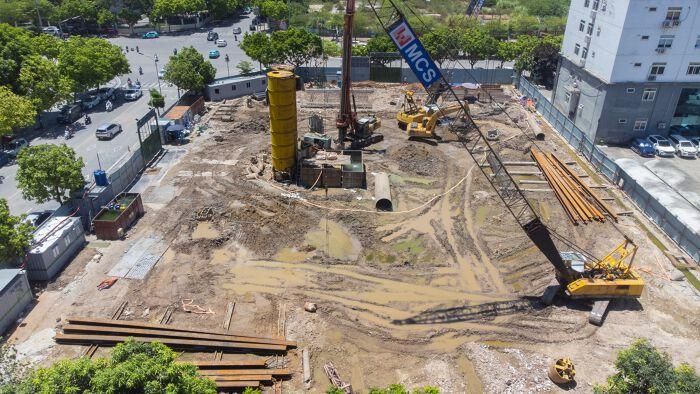 Kế hoạch đầu tư CTX Tower được xúc tiến ngay sau khi CTX Holdings hoàn tất chuyển nhượng tổ hợp Constrexim Complex (Trung tâm thương mại, căn hộ và văn phòng tại lô đất A1-2, Khu đô thị mới Cầu Giấy, Hà Nội) cho CTCP Xây dựng Đầu tư Bất động sản Việt Minh Hoàng (thuộc hệ sinh thái Sun Group) vào tháng 5/2025. Nhờ đó, năm 2025 CTX Holdings ghi nhận doanh thu thuần khoảng 6.000 tỷ đồng và lãi sau thuế 197 tỷ đồng.