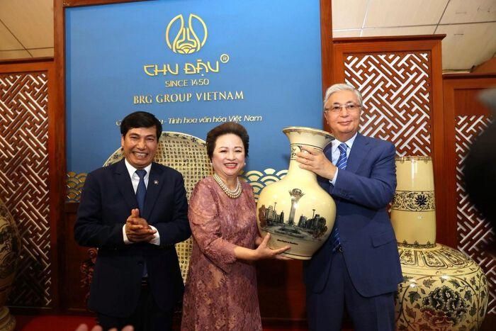 Gốm Chu Đậu hiện là sản phẩm quà tặng đối ngoại mang tầm vóc quốc gia, góp phần giới thiệu lịch sử, văn hóa và bản sắc Việt Nam tới các nguyên thủ, tổ chức và đối tác quốc tế.