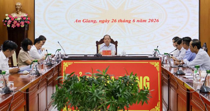 Phó Chủ tịch Thường trực UBND tỉnh An Giang Nguyễn Thanh Phong kết luận cuộc họp.