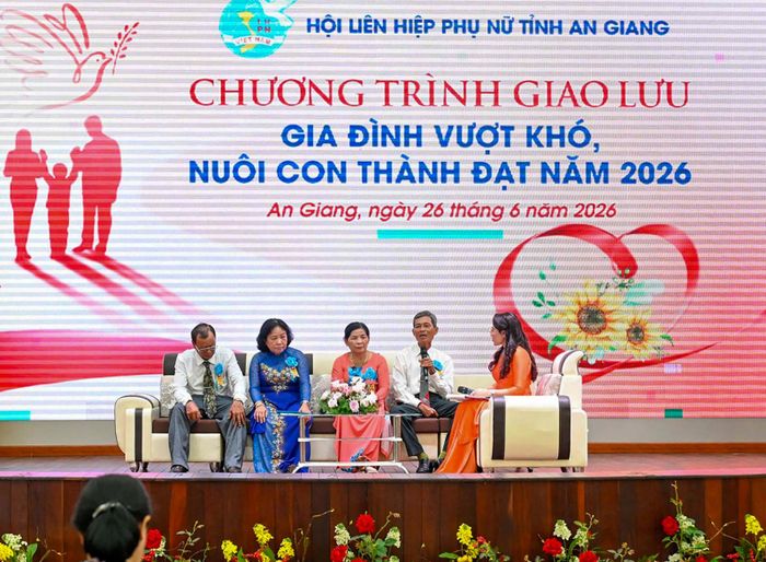 Giao lưu các gia đình tiêu biểu vượt khó nuôi con thành đạt năm 2026.