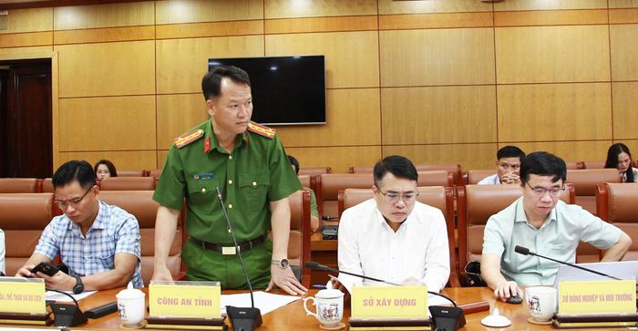  Đại biểu Công an tỉnh phát biểu ý kiến. 