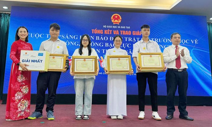  Chúc mừng những thí sinh đạt thành tích xuất sắc cuộc thi. 