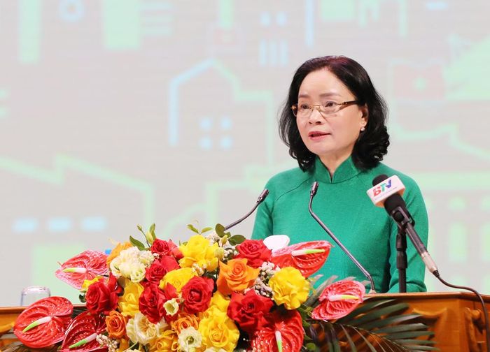 Đồng chí Trịnh Thị Thủy phát biểu khai mạc lễ kỷ niệm 25 năm Ngày Gia đình Việt Nam. 